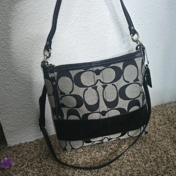 Coach Signature Mono Black & Gray Crossbody/Shoulder W/ Silver Hardware (EUC)🖤 - Picture 7 of 14